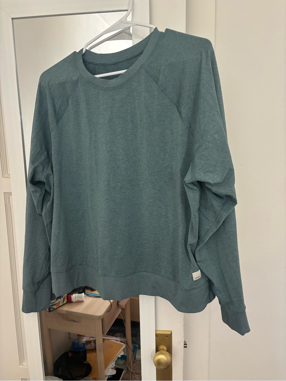 Vuori Seafoam Green Women's Crewneck Sweatshirt